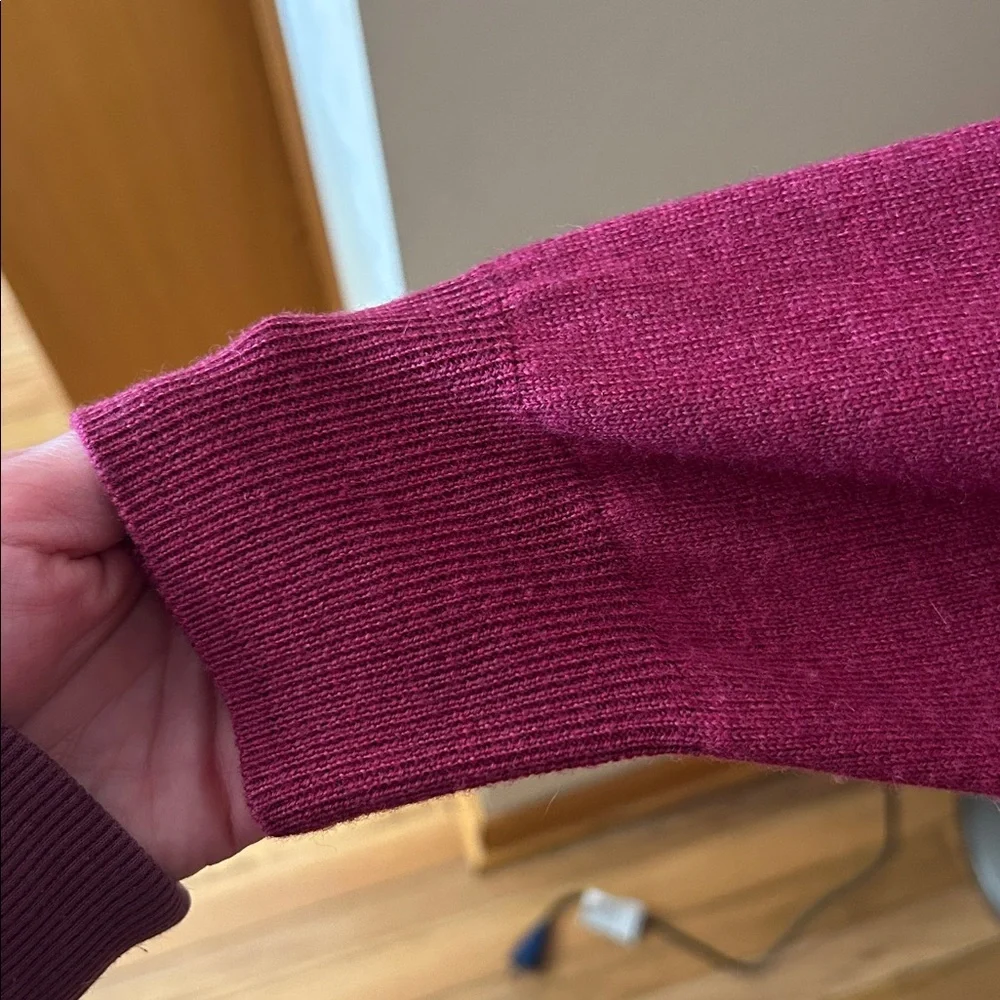 Peter Millar Sweater Men L 100% Merino Wool Red Golf V Neck Pull Over